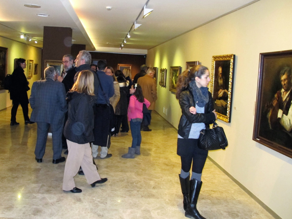 Amigos del Museo y amantes de la pintura y el arte se acercaron a adminirar las obras de la exposición